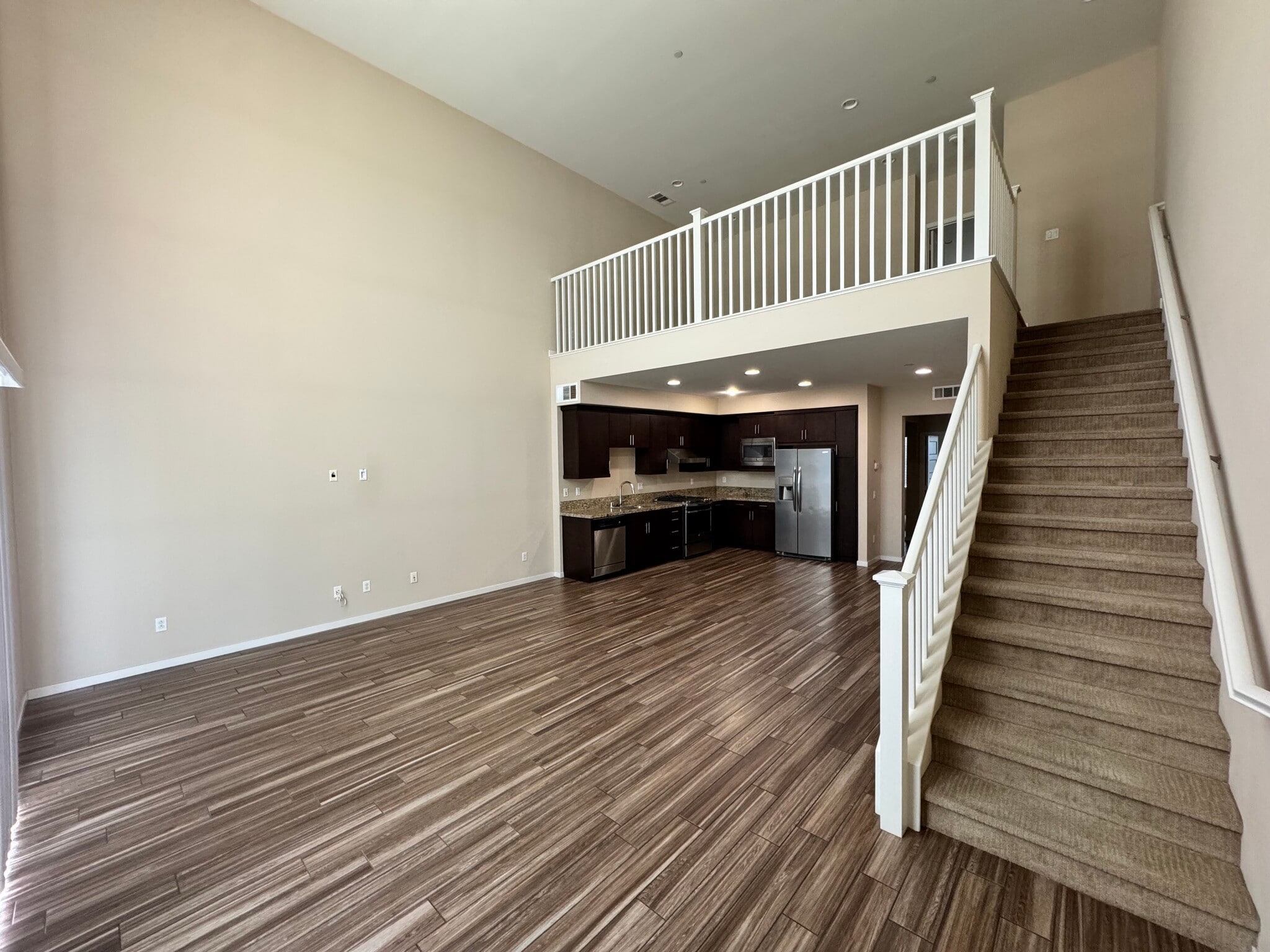 Building Photo - 1506 W Artesia Sq