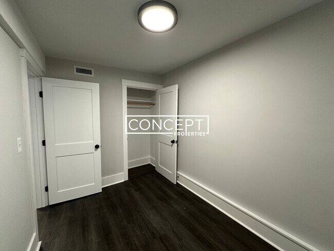 Building Photo - 118 Marginal St