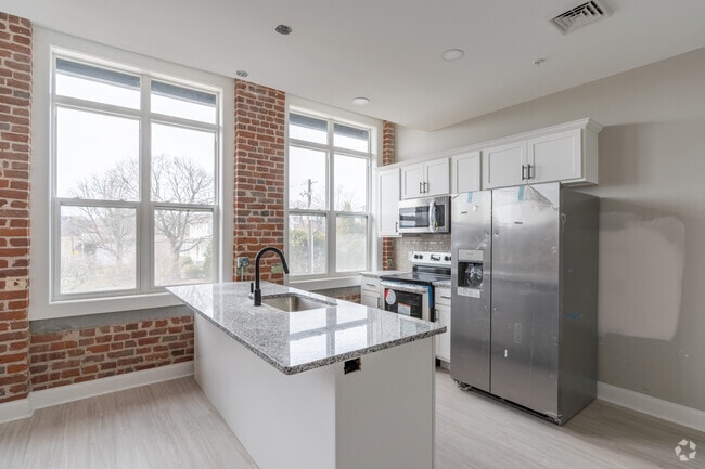 1BR, 1BA - 600SF - 1015 N Main Ave Apartments