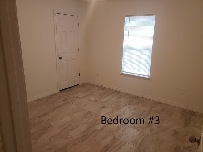 Building Photo - 5666 United Ct