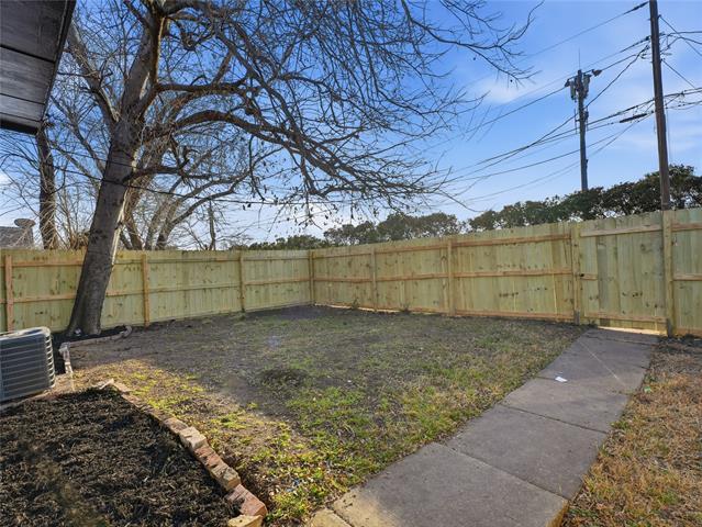 Building Photo - 1721 R Avenue