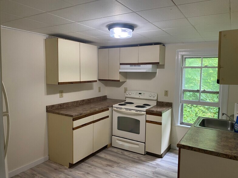 Primary Photo - 56 Chapel St