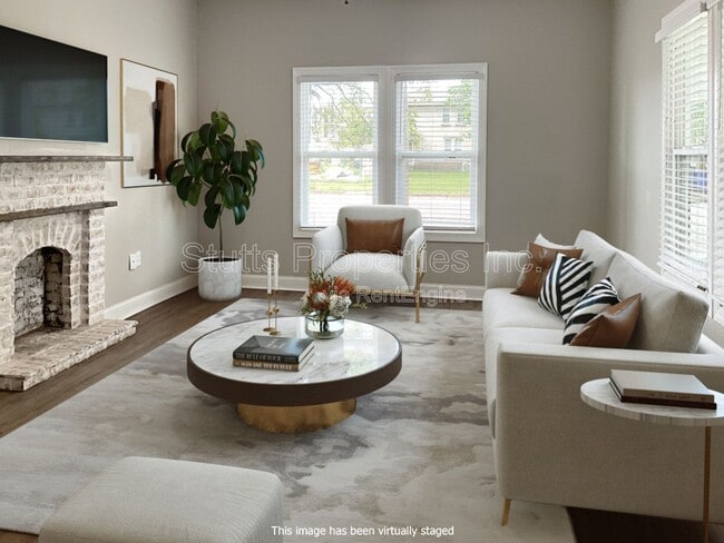 Building Photo - 602 E Mobile St