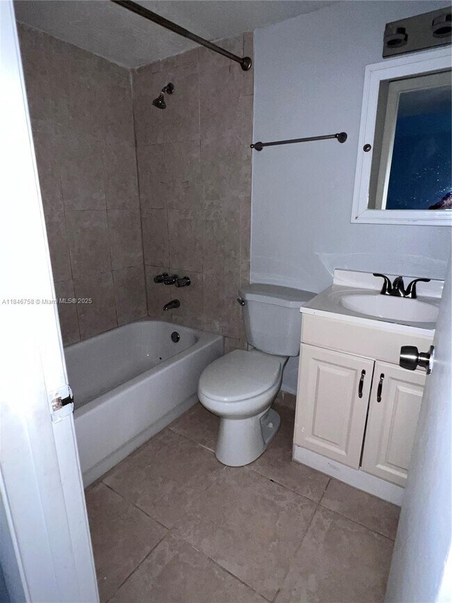 Building Photo - 15400 SW 81st Cir Ln