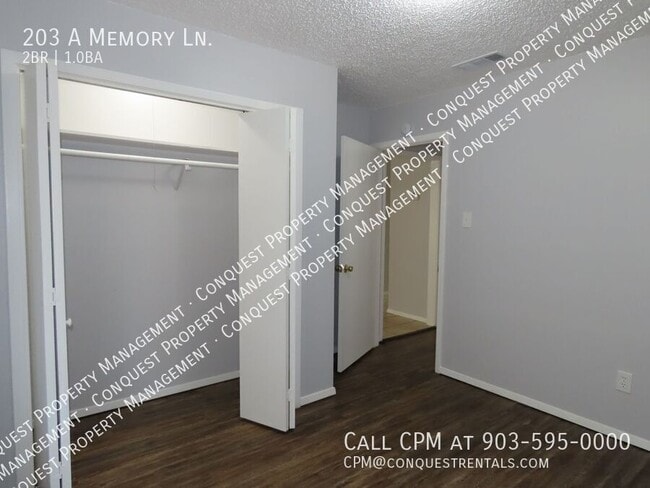 Building Photo - 203 Memory Ln