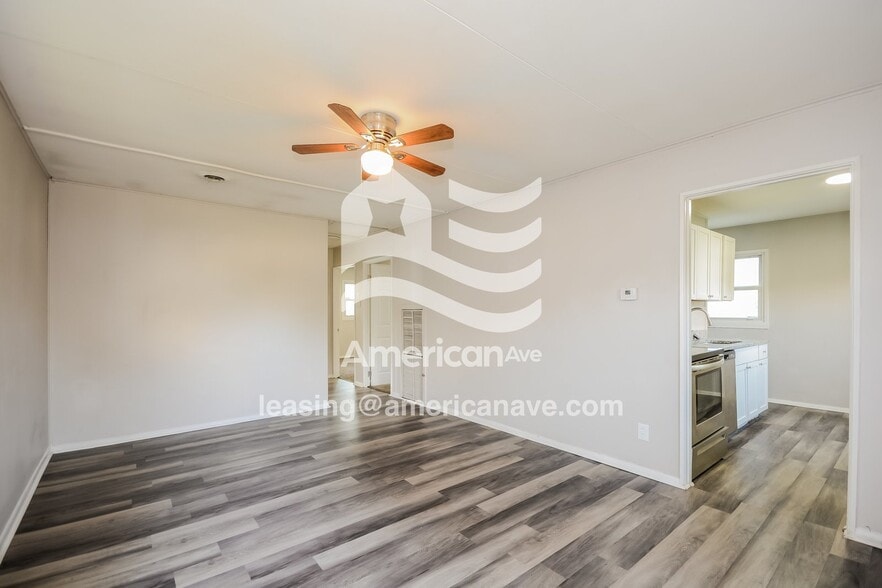 Building Photo - 6483 Simpson Ave