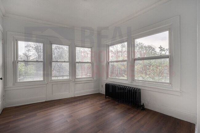 Building Photo - Cozy Living near University Circle