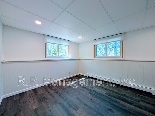 Building Photo - 26745 Freeport Ave