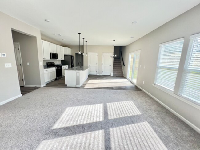 Building Photo - 372 Traminer Wy