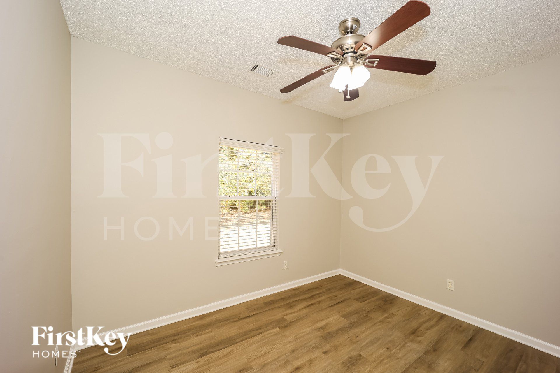 Building Photo - 528 Gristmill Ln