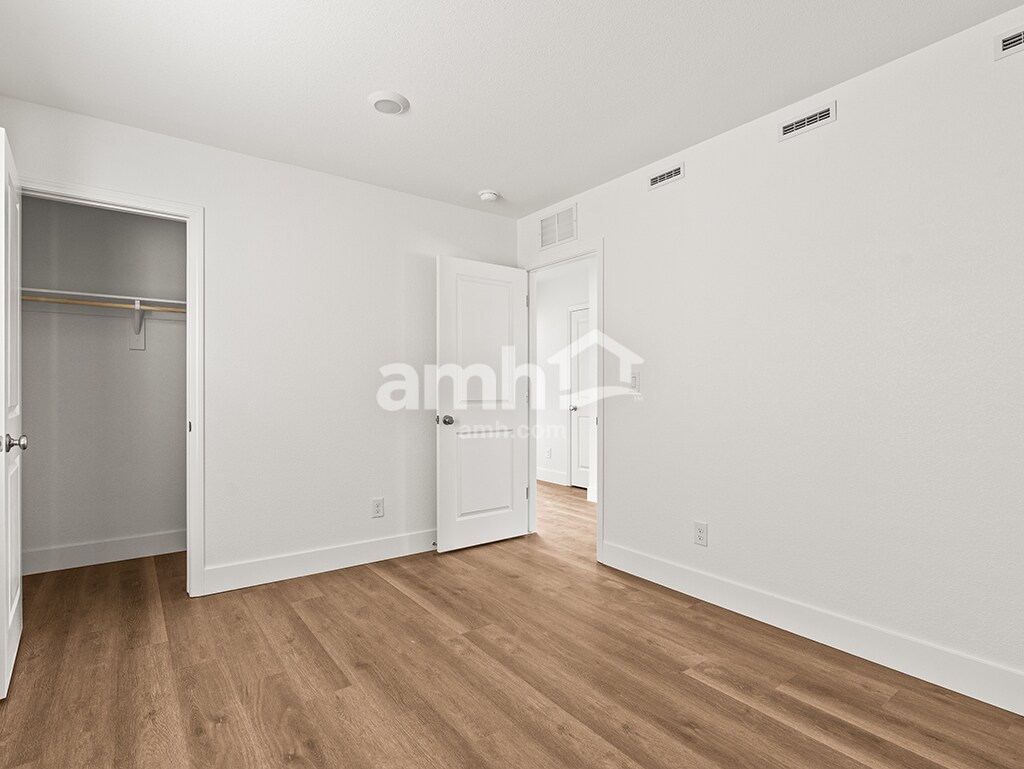 Building Photo - 8439 Black Friday Ct