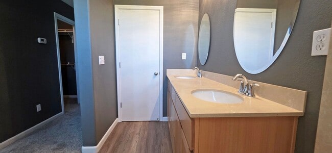 Building Photo - 4120 Beechcraft Way
