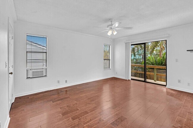 Building Photo - Beautiful 3 bedroom 2 bathroom Home in heart of  Delray Beach