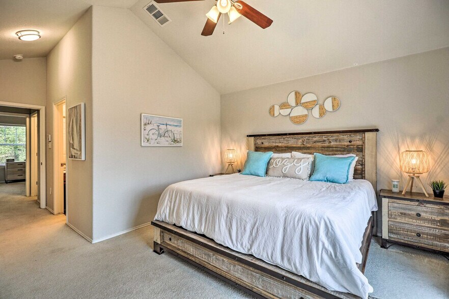 Building Photo - 21100 Santa Ana Cove