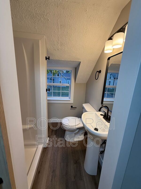 Building Photo - 202 W Ward St