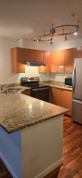 Kitchen - 621 5th Ave N