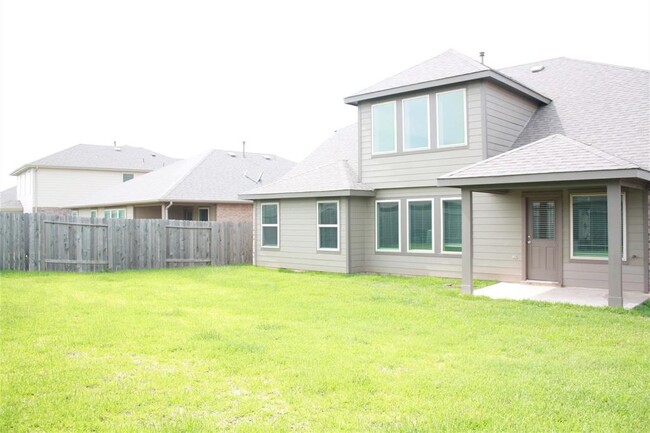 Building Photo - 18319 Pin Oak Lake Dr