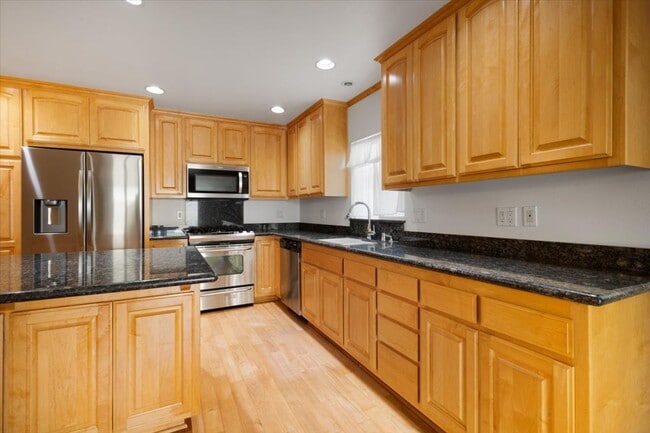 Building Photo - Beautiful Torrance Home