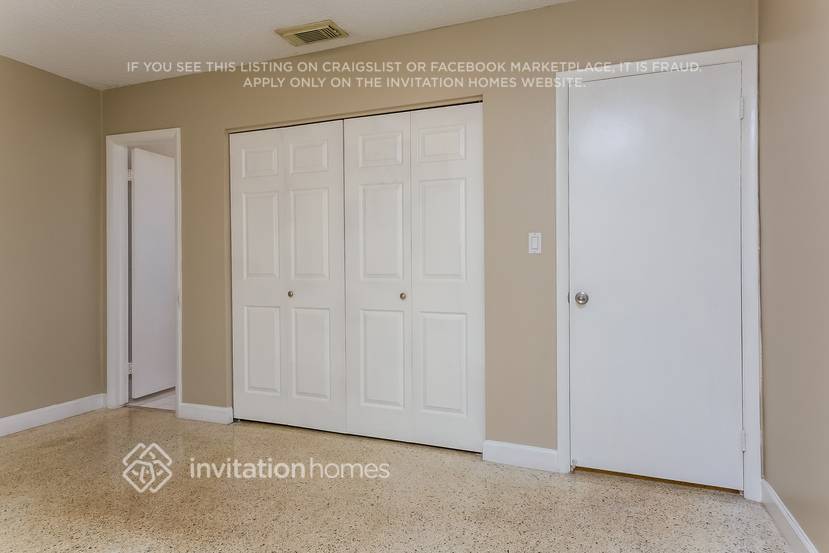 Building Photo - 3010 SW 97th Ct