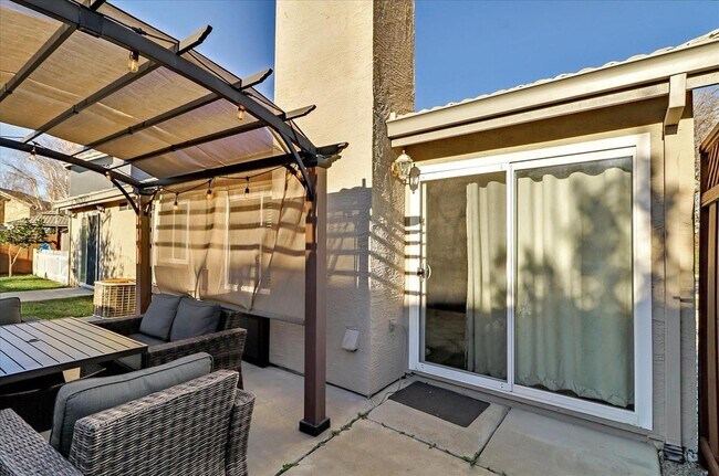 Building Photo - 1437 Promenade Cir