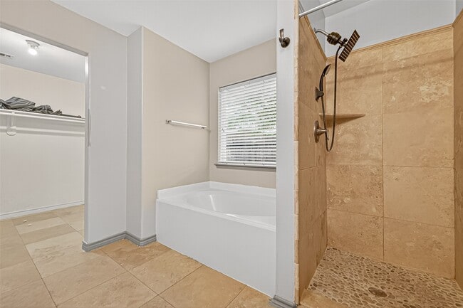 Building Photo - 14762 Country Rose Ln