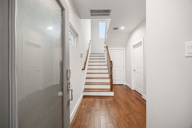 Building Photo - 622 Janisch Rd