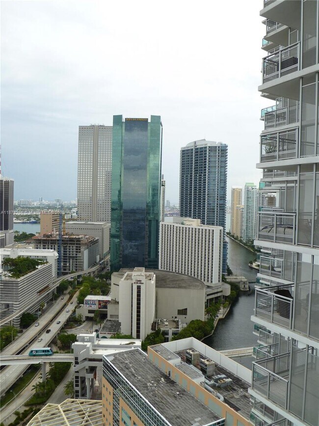 Building Photo - 350 S Miami Ave