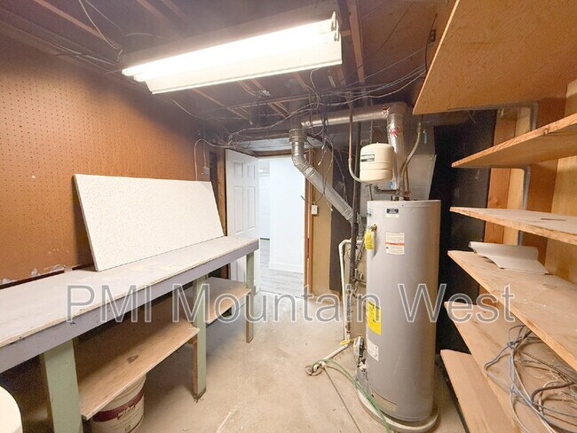 Building Photo - 1011 Claremont Dr