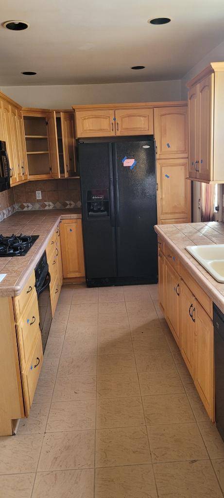 Updated appliances - 2360 Sonoma St