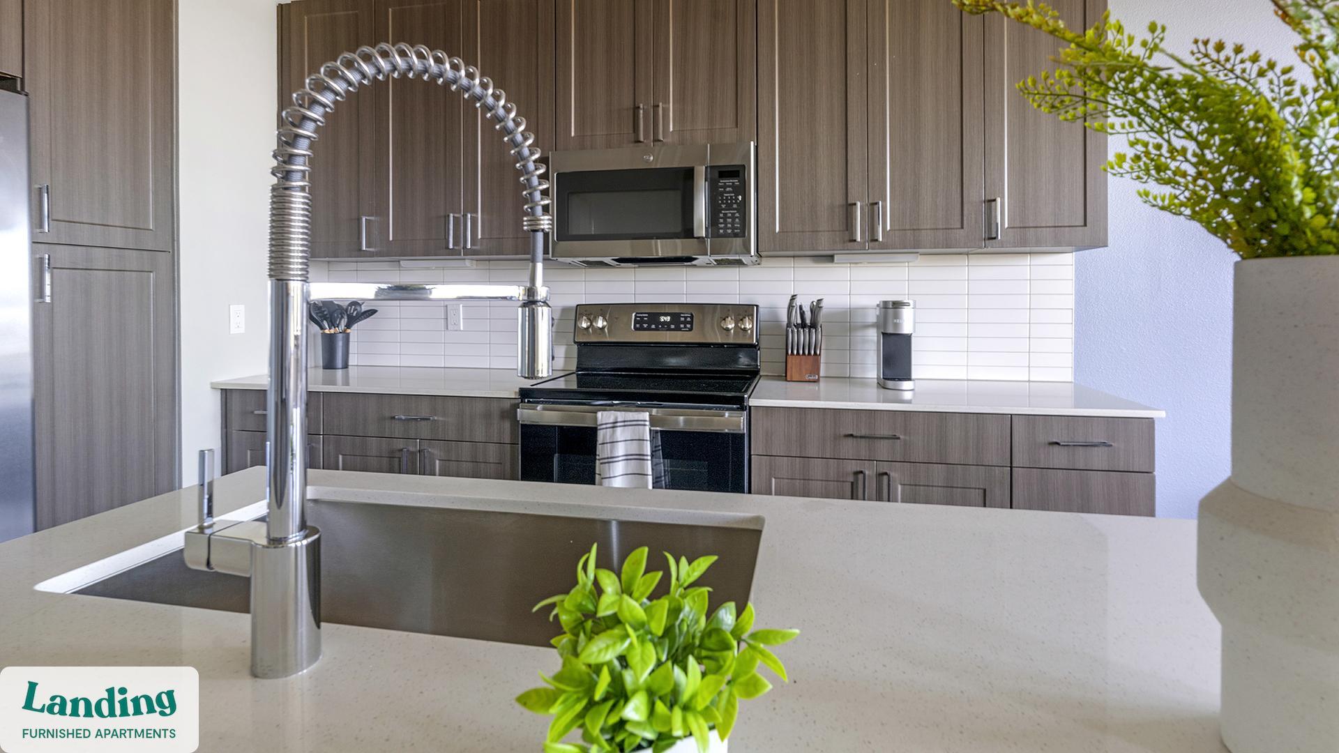 Building Photo - 6850 Foxtail Palm Wy