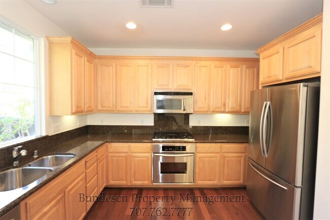 Building Photo - 18 Rowe Ranch Dr