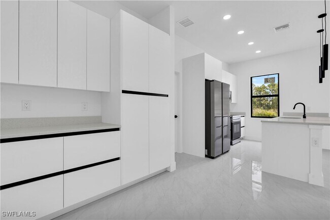 Building Photo - 2700 42nd St W