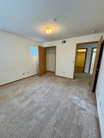 Building Photo - 4600 Grand Ave