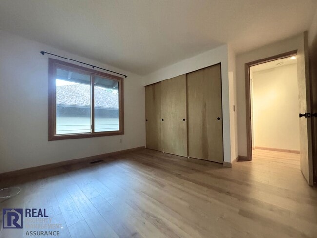 Building Photo - Updated 3-Bed Duplex Offering Space, Style & Convenience!!