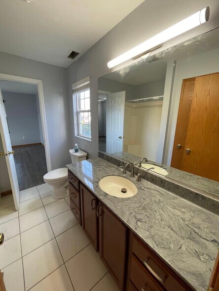 Building Photo - 1738 Beech Dr