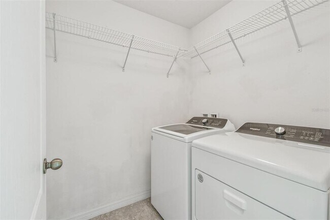 Building Photo - 12320 Fairlawn Dr
