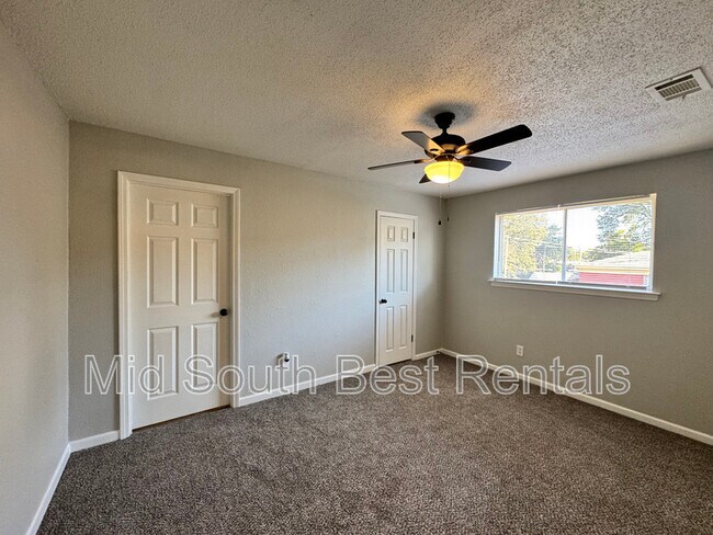 Building Photo - 1122 Semmes St