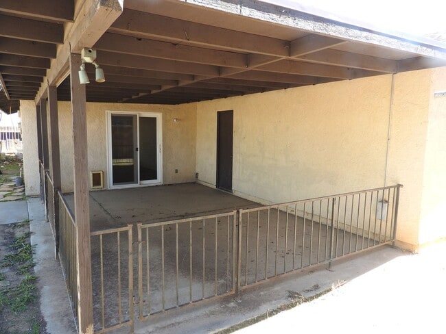 Building Photo - 4 Bedroom with large yard