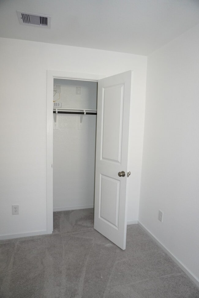 Building Photo - 16803 Great Stable Wy