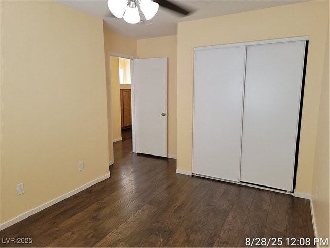 Building Photo - 818 Ribbon Grass Ave