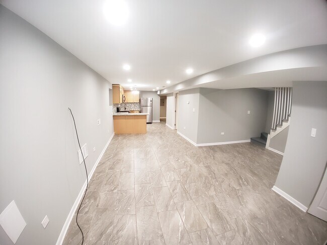 Building Photo - 5134 W Henderson St