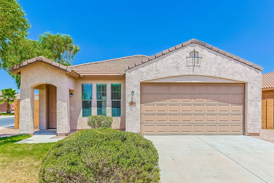 Primary Photo - 46186 W Holly Dr