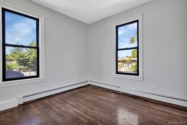 Building Photo - 107 N Forest Ave