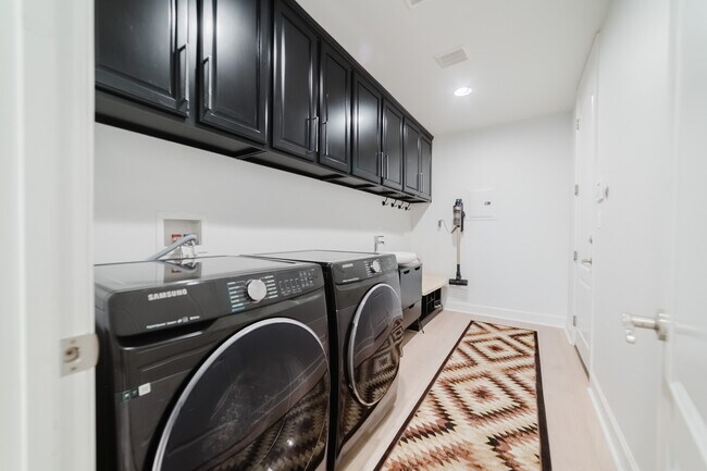 Building Photo - 7337 Corte TOMILLO