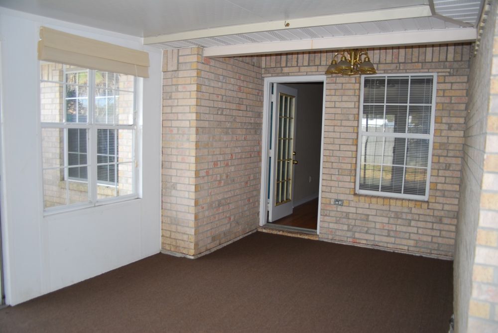 Building Photo - 14486 Williamsburg Dr