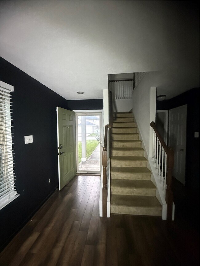 Building Photo - 1119 Grassy View Dr