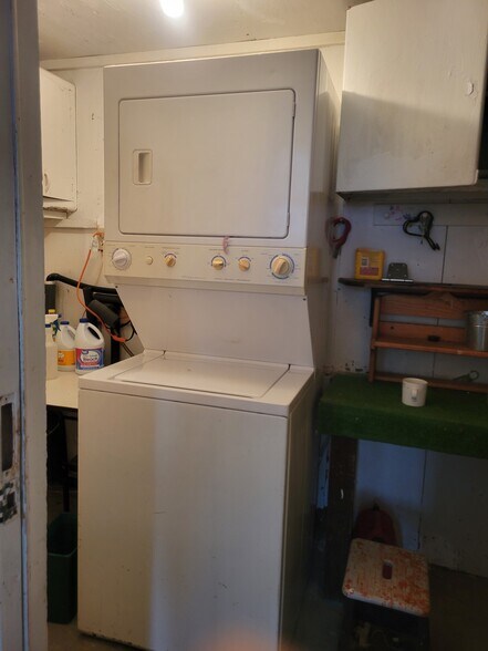 Building Photo - 206 N McCaskey Rd