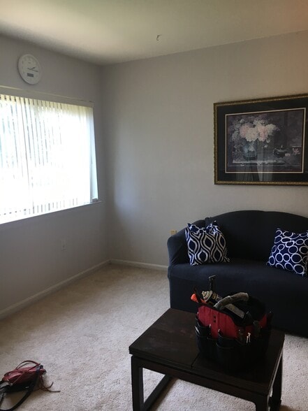 Living Room - 12207 Braxfield Ct