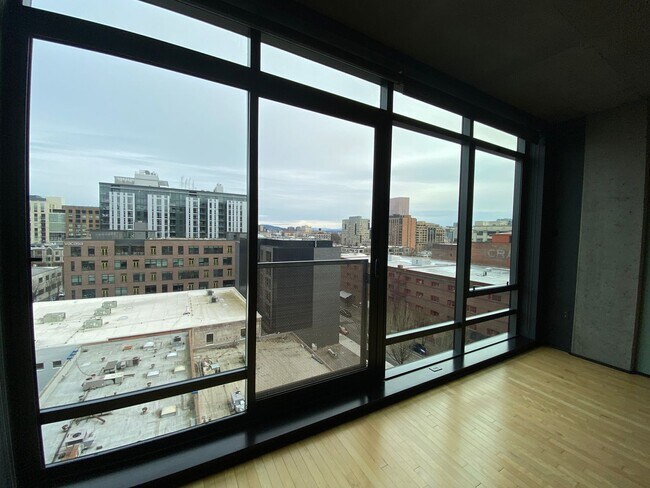 Building Photo - Elegant Pearl District Residence with Designer Kitchen, Floor-to-Ceiling Windows & Secured Parking