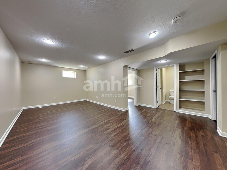 Building Photo - 7207 Rachaels Run